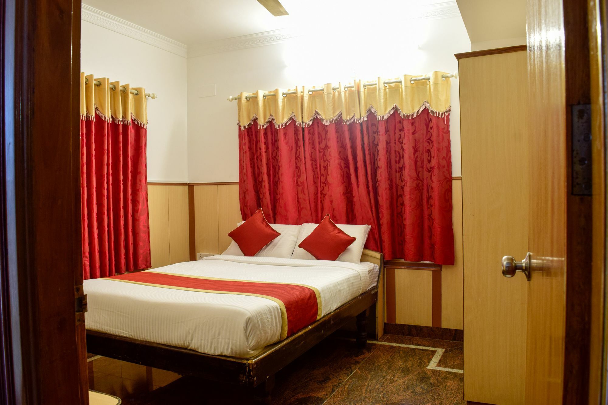 Fabhotel Shivaals Residency - Rajajinagar Bangalore Ngoại thất bức ảnh